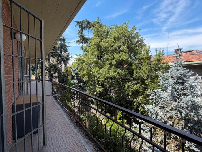 Appartamento con 6 locali in vendita in Via Archirola, Sant'Agnese Università, Modena