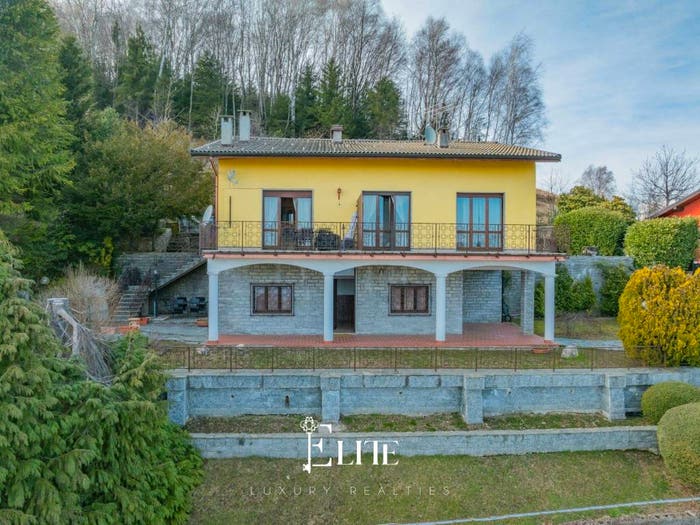 Casa con 6 locali in vendita in Via Francia, Centro, Premeno