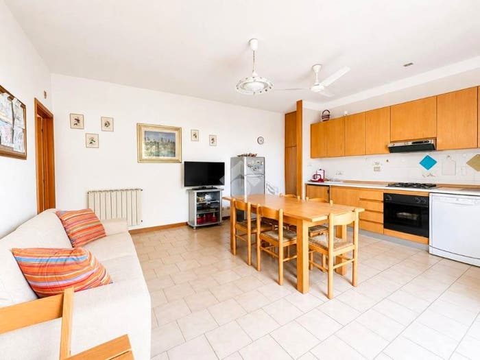 Appartamento quadrilocale in vendita in Via Magliano, Marina di Massa Centro, Massa