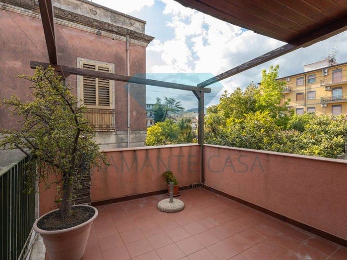 Appartamento quadrilocale in vendita in Via Vittorio Emanuele III, Fiumefreddo di Sicilia
