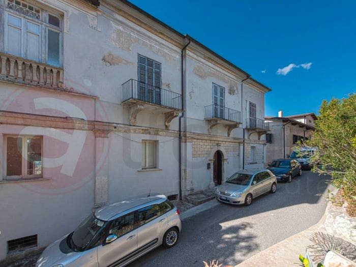Casa con 6 locali in vendita in Via del Soldato Ignoto, Centro, Arce