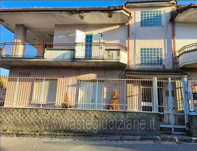 Appartamento con 6 locali in vendita in Via dei fiori mugnano di napoli na italia, Centro, Mugnano di Napoli