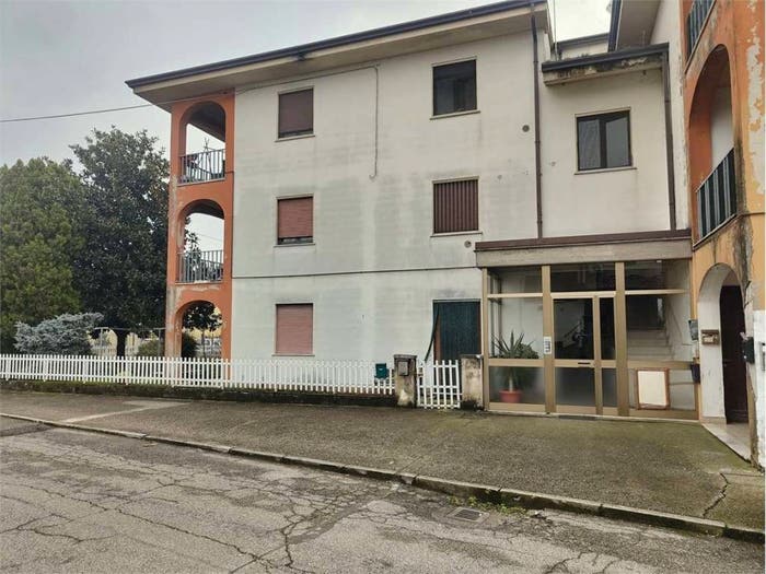 Appartamento quadrilocale in vendita in VIA MEZZAVILLA, Bonferraro, Sorgà
