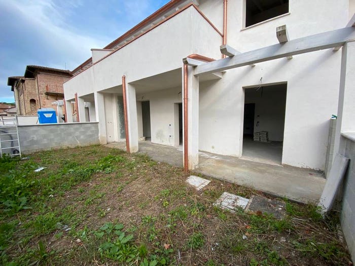 Casa con 5 locali in vendita in Via Vittorio Veneto, Centro, Calcinaia