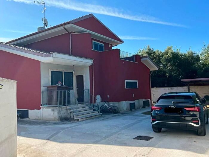 Casa con 6 locali in vendita in Via Aurora SNC, Rinascimento, Anzio