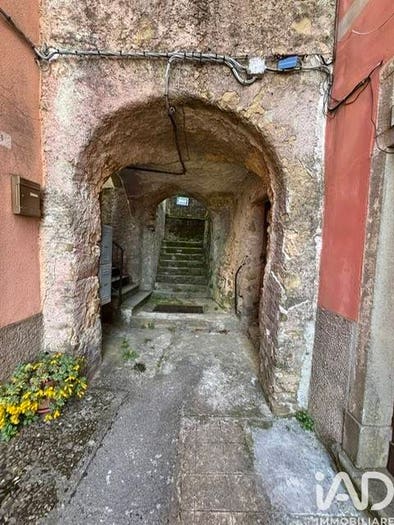 Appartamento con 5 locali in vendita in Via via quattro novembre, Castello, Carro