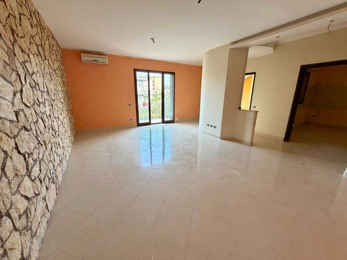 Appartamento con 6 locali in vendita in VIA CADUTI IN RUSSIA, Paternò