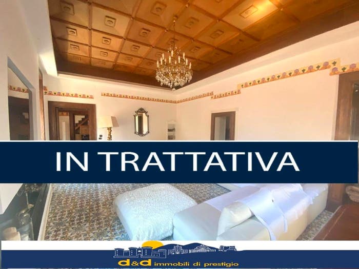 Appartamento con 5 locali in vendita in Via Vittoria Colonna, Chiaia, Napoli