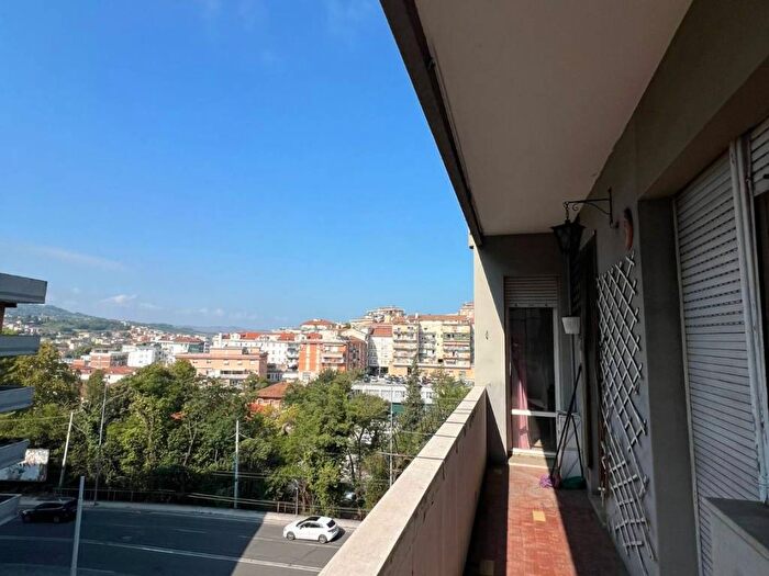 Appartamento quadrilocale in vendita in Valle Miano, Ancona