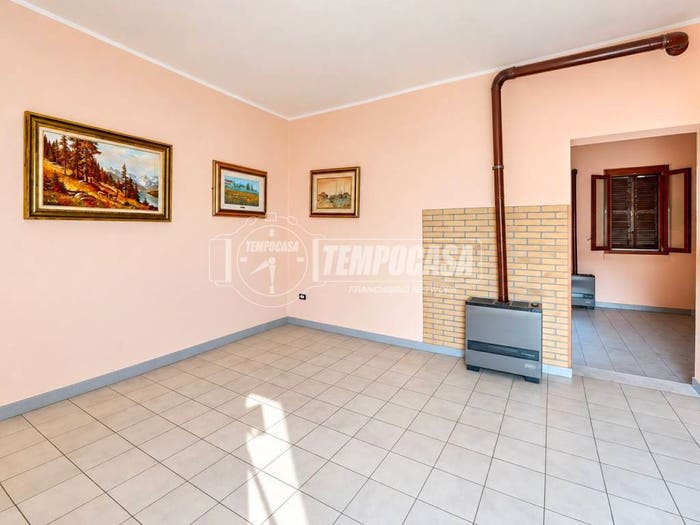 Casa con 6 locali in vendita in Via Novembre, Centro, Cogliate