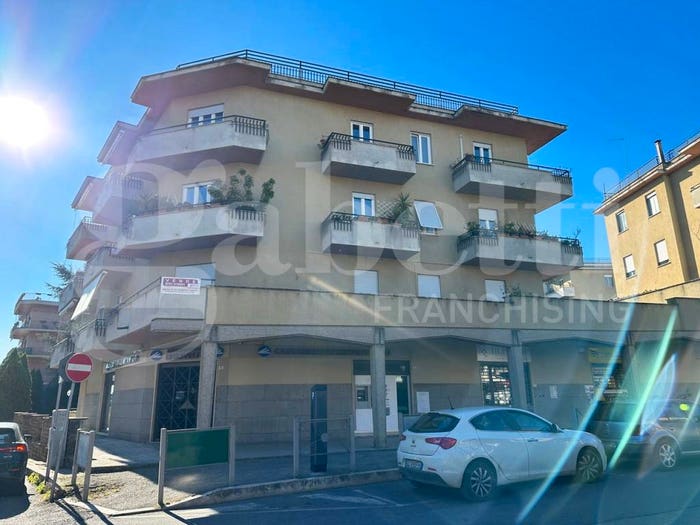 Appartamento con 5 locali in vendita in Via Anna Frank, Centro, Civita Castellana