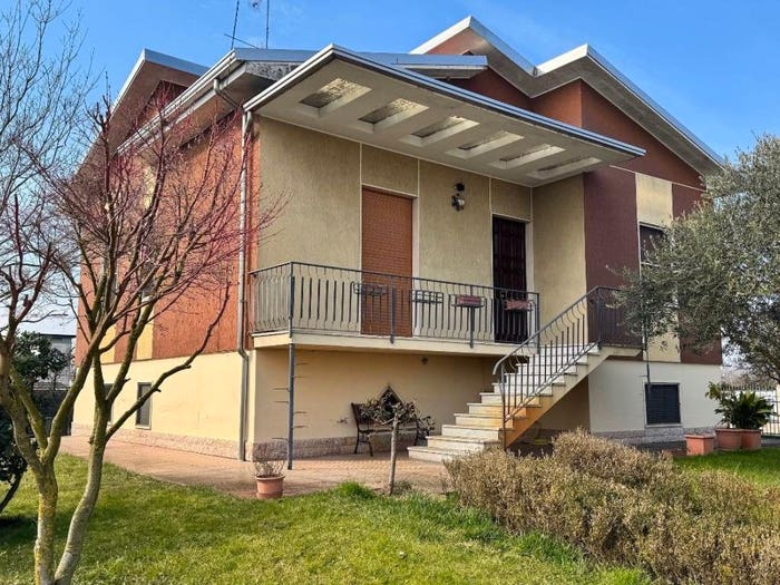 Casa quadrilocale in vendita in Via Settembre, Centro, Mortara