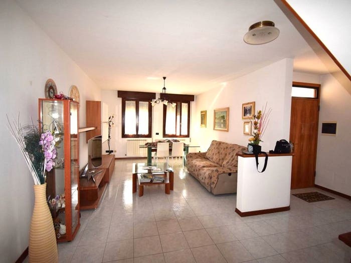 Casa con 5 locali in vendita in Centro, Russi