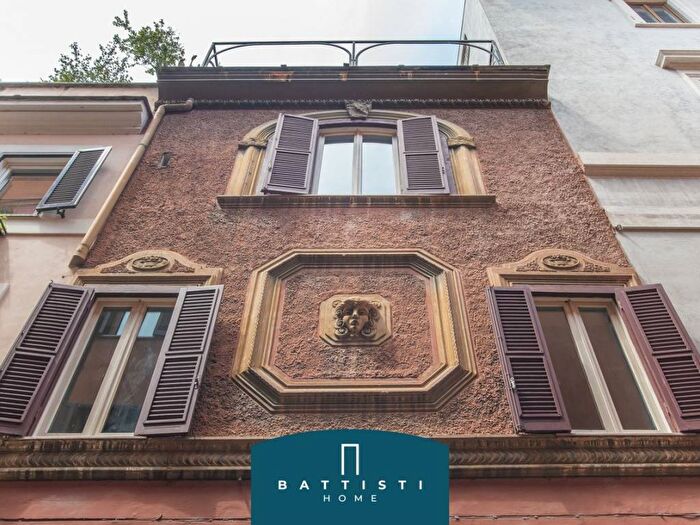 Casa trilocale in vendita in Vicolo Orbitelli, Via Giulia, Roma