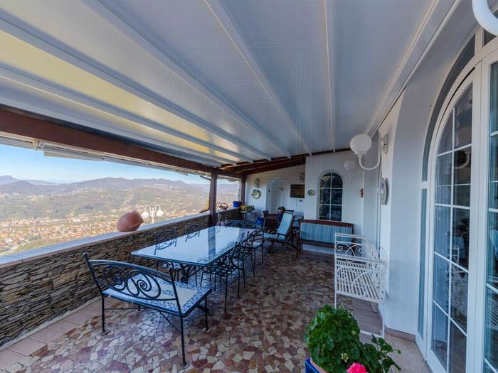 Casa con 6 locali in vendita in Via degli Ulivi, Cogorno