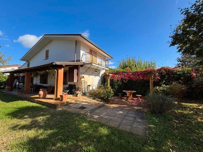 Casa quadrilocale in affitto in Località Staccionato, Bolsena