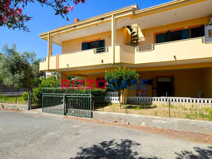 Casa con 5 locali in vendita in Viale Don Luigi Sturzo, San Giacomo Marinella, Calopezzati