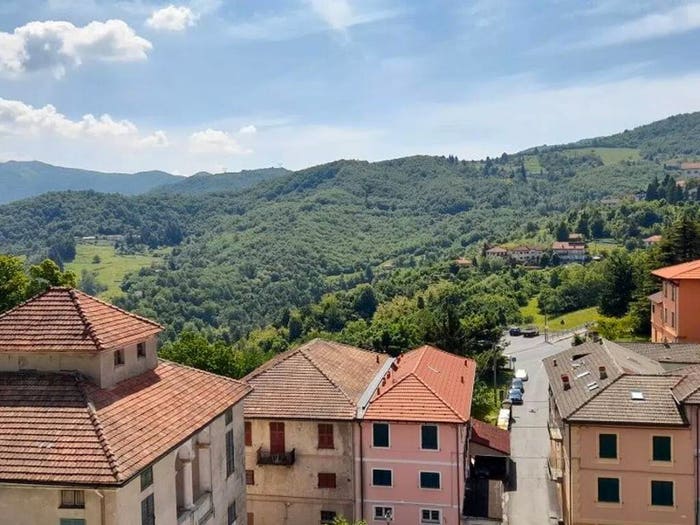 Appartamento quadrilocale in vendita in Via Alla Chiesa, Centro, Crocefieschi