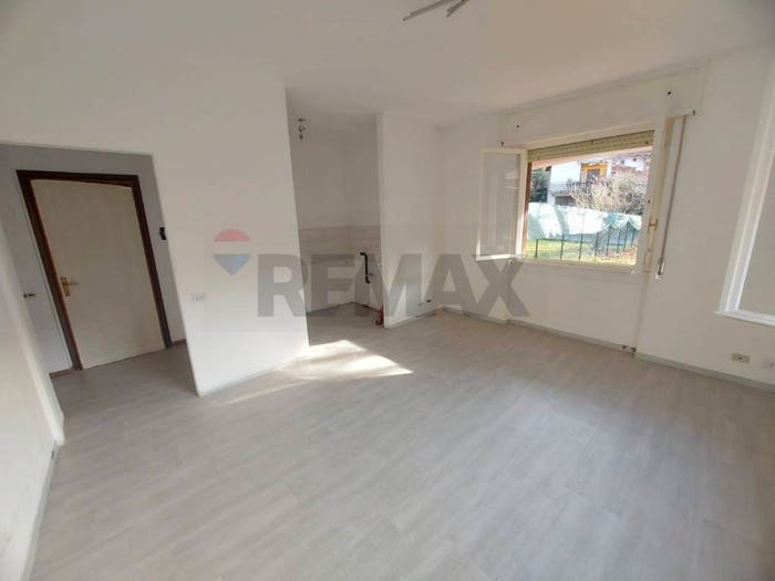 Appartamento bilocale in vendita in Via Provinciale per Orino, Castello Cabiaglio