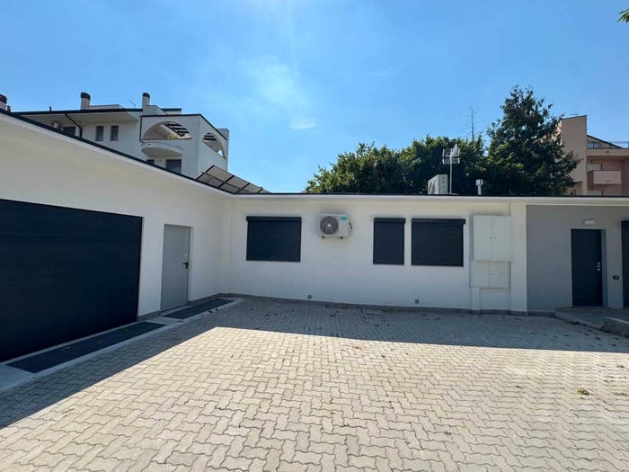 Casa con 5 locali in vendita in Via Roma, Cardano al Campo