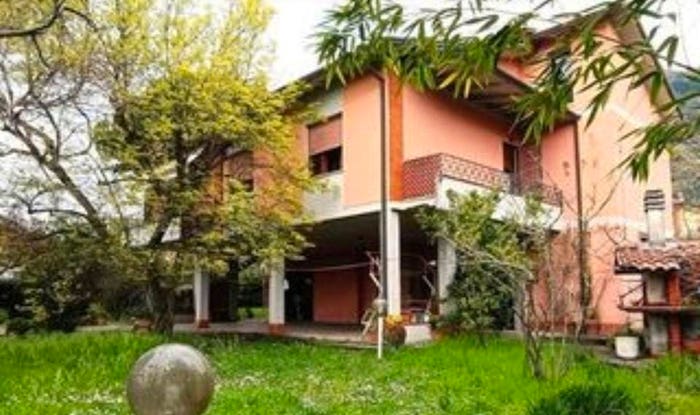 Casa con 6 locali in vendita in Mirteto, Massa