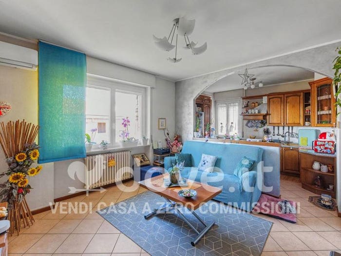 Appartamento bilocale in vendita in Via XXV Aprile, Buguggiate