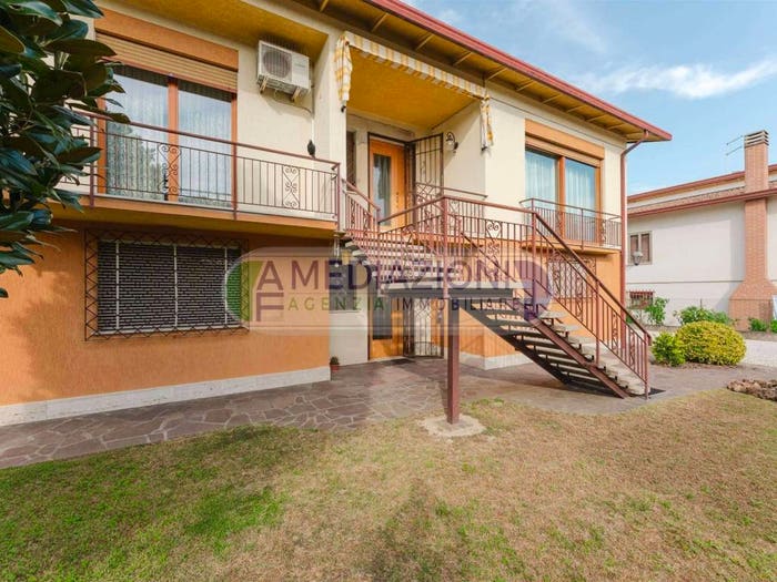 Casa con 6 locali in vendita in Via Mazzini, Mira Taglio, Mira