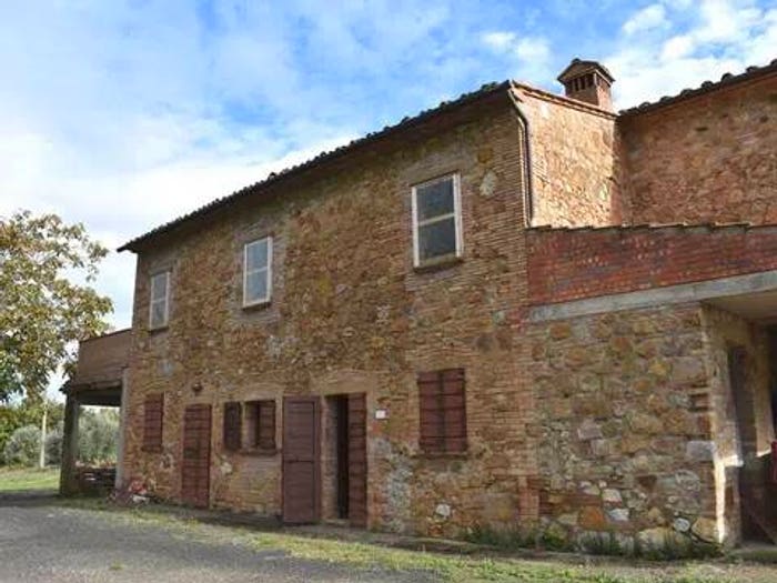 Casa con 6 locali in vendita in Via Mura, Montaione