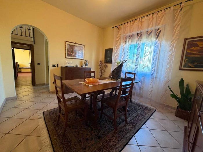 Casa con 6 locali in vendita in Via Giuseppe Garibaldi, Centro, Poggio a Caiano
