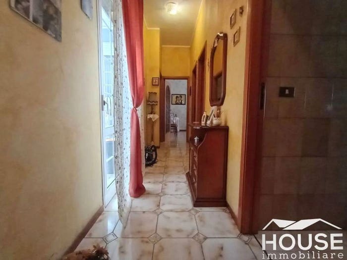 Appartamento con 6 locali in vendita in Via Terni, Paternò