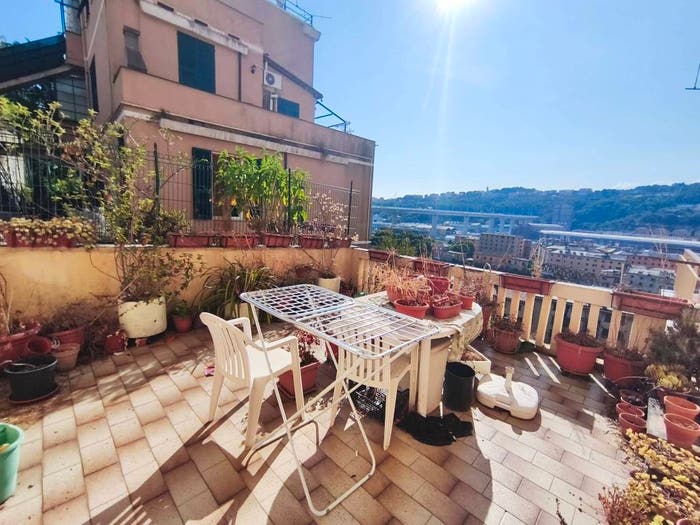 Appartamento trilocale in vendita in Via Adelaide Ristori, Rivarolo, Genova