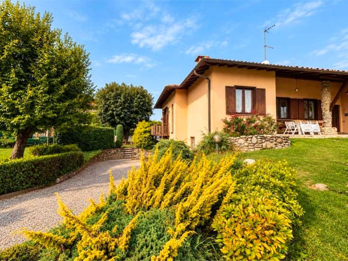Casa con 6 locali in vendita in via Isonzo, Centro, Guanzate