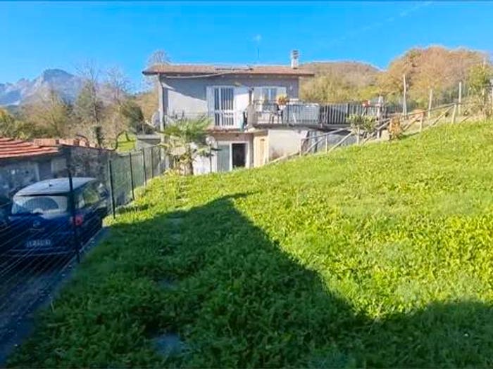 Casa con 5 locali in vendita in Via Savoreta No Number, Piazza al Serchio
