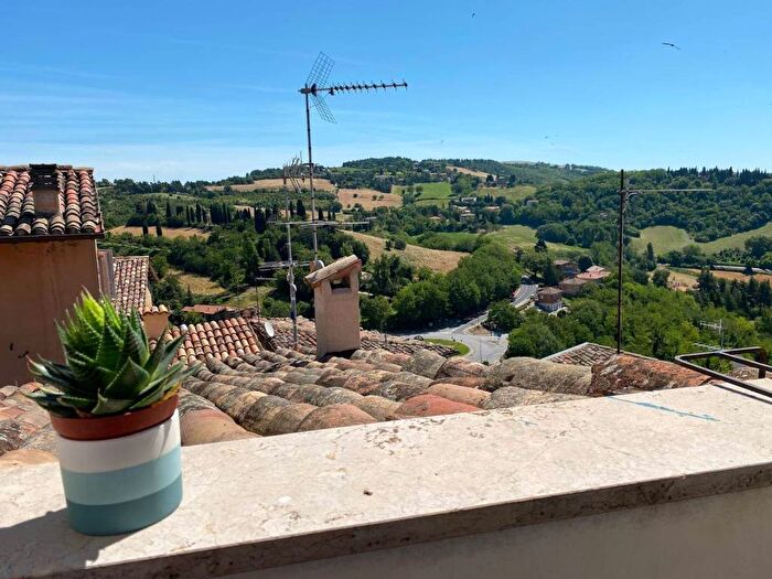 Casa con 6 locali in vendita in Centro, Urbino