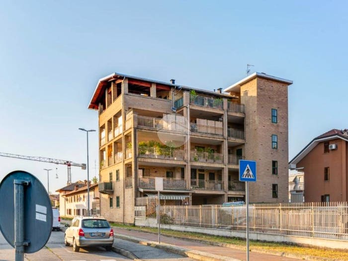 Appartamento trilocale in vendita in Via San Carlo, Centro, Cesano Boscone