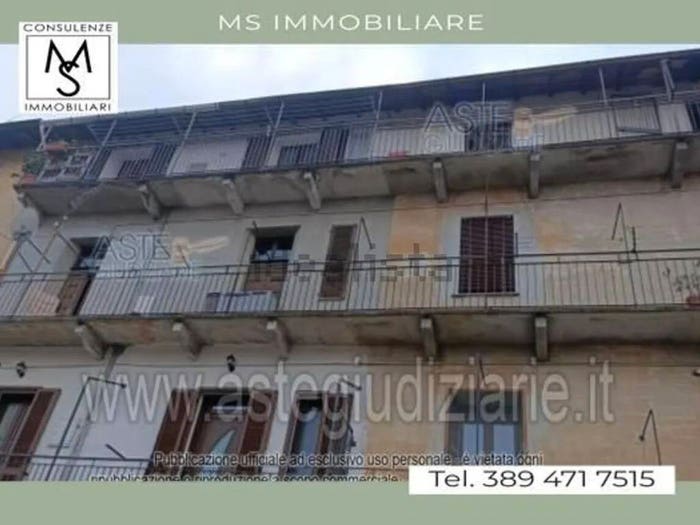 Appartamento con 5 locali in vendita in Largo Giulio Cesare, Varano Borghi
