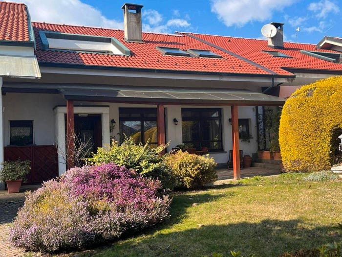 Casa con 6 locali in vendita in Via Castagneri, Centro, Forno Canavese