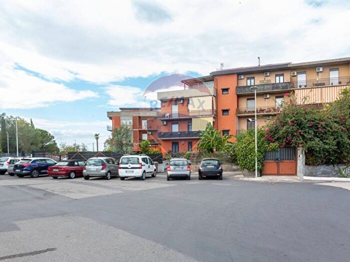 Casa con 5 locali in vendita in Via Sardegna, Piano Tavola, Belpasso