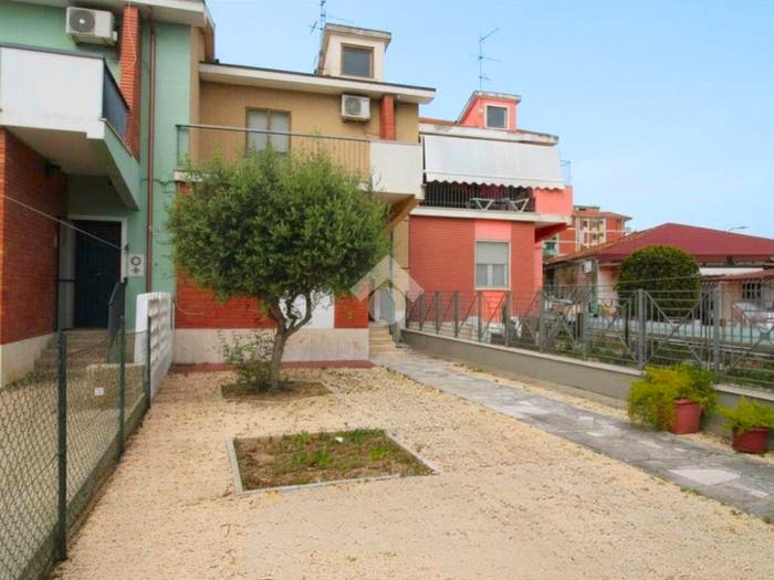 Casa trilocale in vendita in VIA NETO, Tirino, Pescara