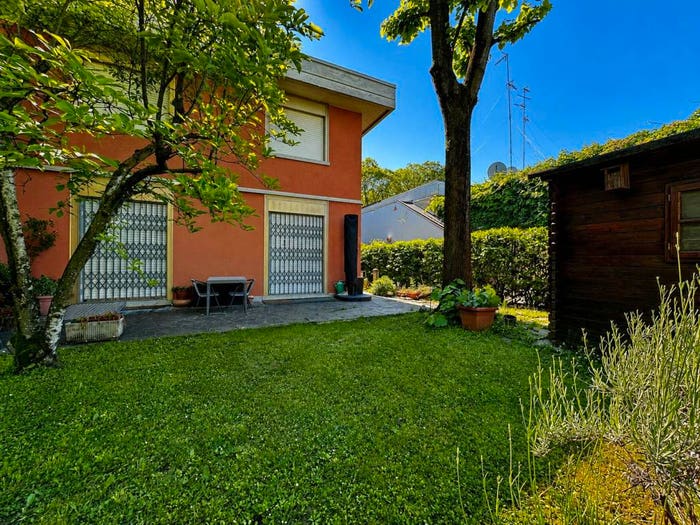 Casa quadrilocale in vendita in Via Albert Einstein, Villaggio Giardino, Modena