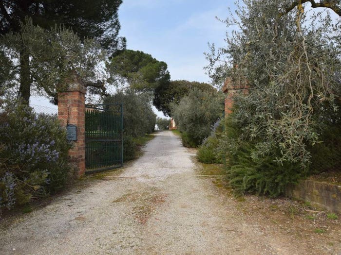 Casa con 6 locali in vendita in Via della Fornace in Valiano, Montepulciano