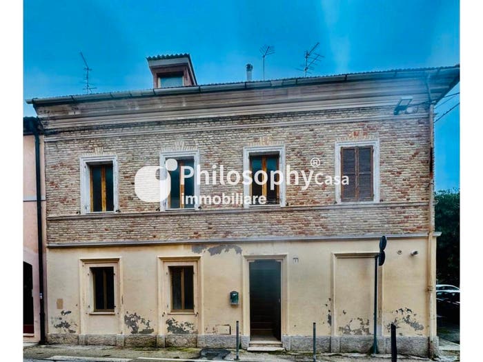 Casa quadrilocale in vendita in Piazza Giosuè Carducci, Centro, Falconara Marittima