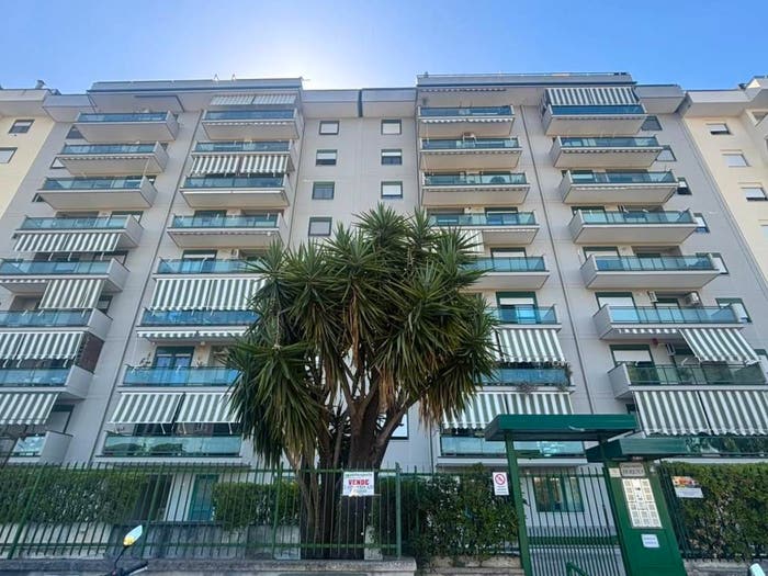 Appartamento trilocale in vendita in Viale dei Vecchi Pini, Parco degli Aranci, Caserta