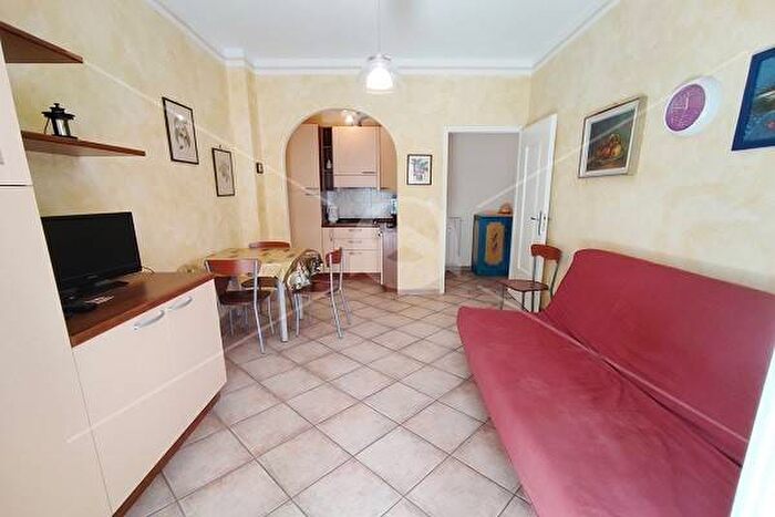 Appartamento bilocale in vendita in Via Ponti, Borghetto Santo Spirito