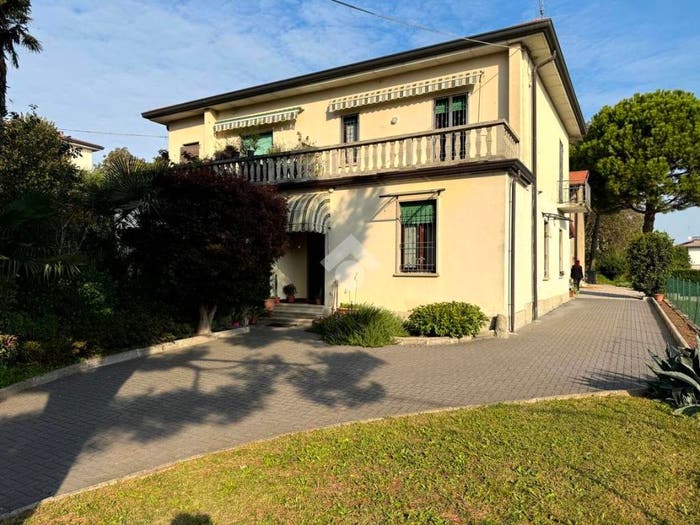 Casa quadrilocale in vendita in Via S Carlo, Rogoredo Valaperta Rimoldo, Casatenovo