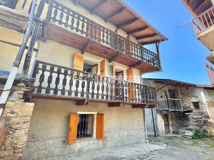 Casa trilocale in vendita in Borgata Prese Viretto, Giaveno