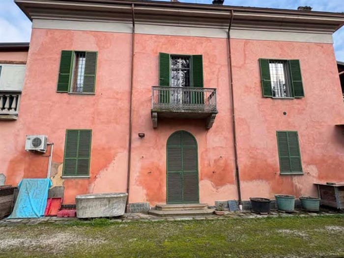 Casa con 6 locali in vendita in Str Farnesiana, Farnesiana, Piacenza