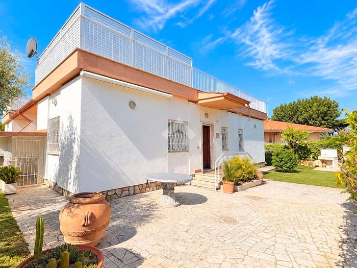 Casa trilocale in vendita in Via Tirelli, Villa Claudia, Anzio