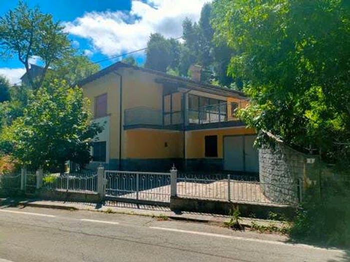 Casa con 5 locali in vendita in Via Per Palagano, Lama, Lama Mocogno