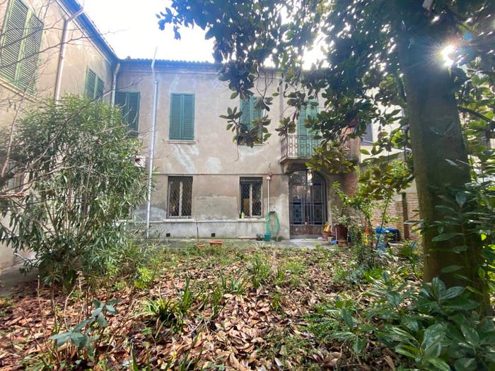 Appartamento trilocale in vendita in Via Francesco del Cossa, Centro Storico, Ferrara